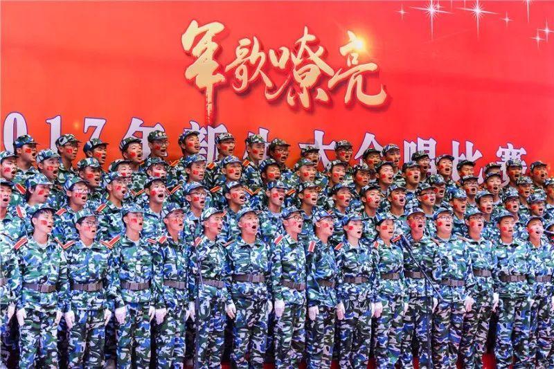 营救迷路的小男孩