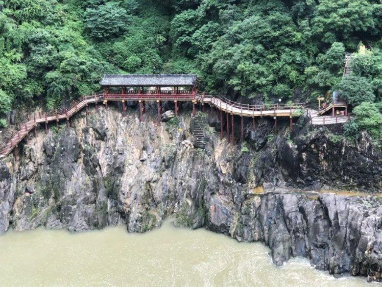 百词斩可以绑定几个同桌游戏画面